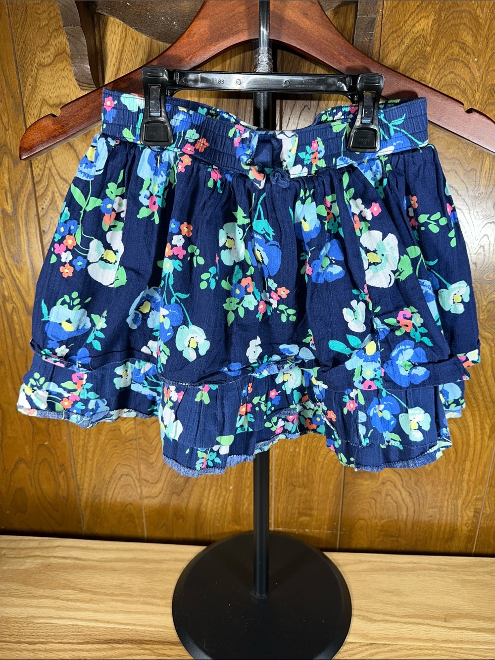 🎉Cherokee Navy Floral Ruffle Tier Skirt. M (7/8) D238